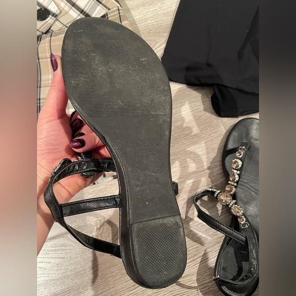 Le Chateau plaid skirt and black gem stone sandals, with 3 tops to match - Picture 3 of 16